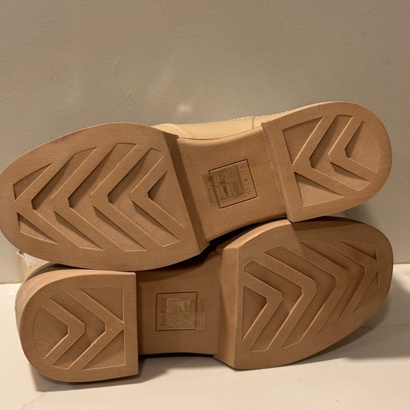 Dolce Vita Tan and Cream Ankle Boots - Picture 4 of 10